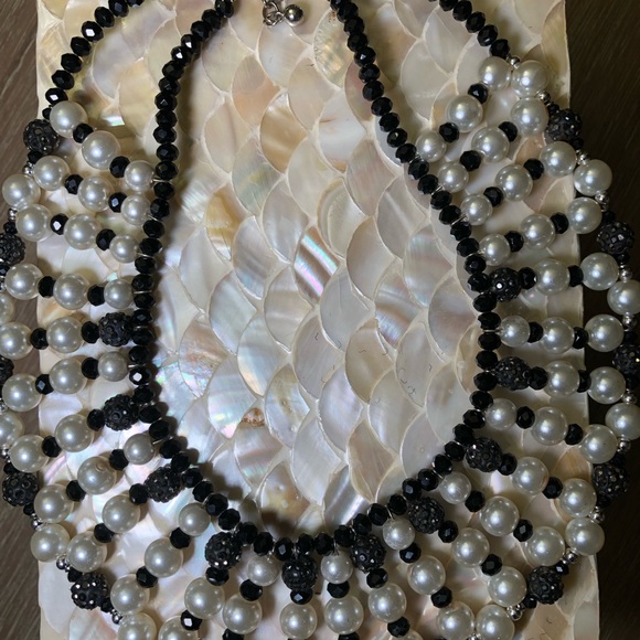 Bib necklace with pearls! - Picture 2 of 5